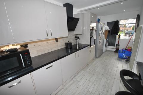 3 bedroom end of terrace house for sale, Eastern Avenue South, Northampton