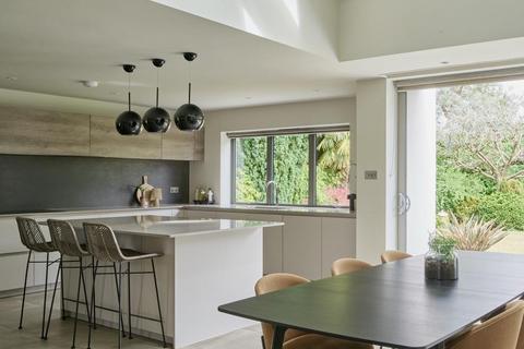 4 bedroom detached house for sale, Barlings Road, Harpenden