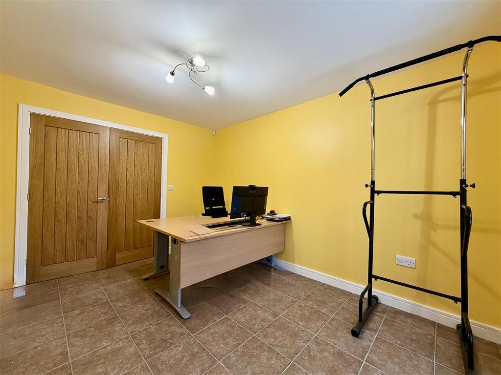 Bed four/ garden room