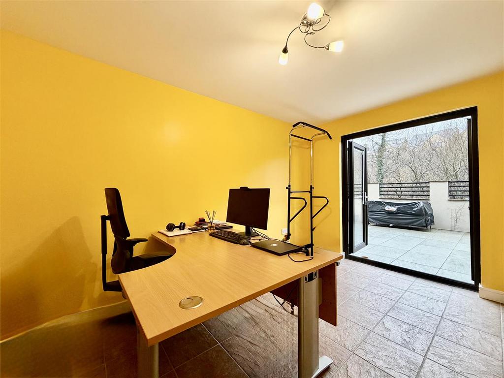 Bed four/ garden room