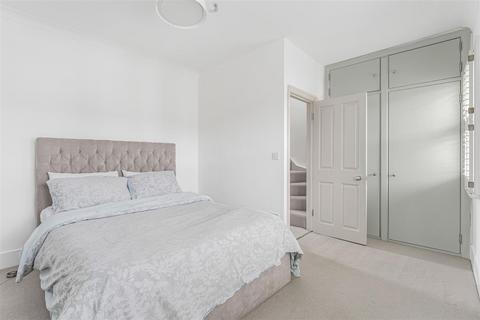 3 bedroom terraced house for sale, Carlton Park Avenue, Raynes Park SW20