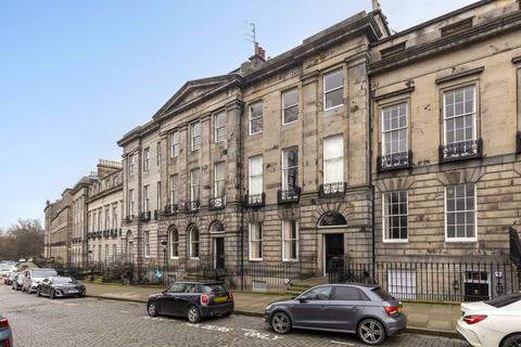 3 bedroom apartment to rent, Doune Terrace, Edinburgh
