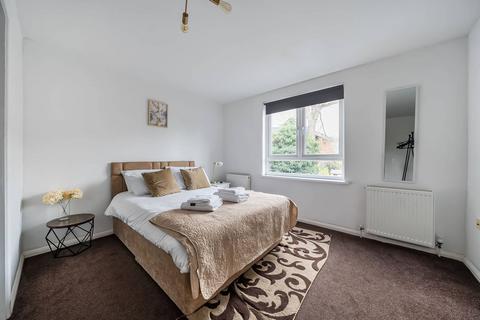 undefined, Cherry Close, South Ealing, London, W5