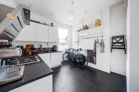 undefined, Narbonne Avenue, London, SW4