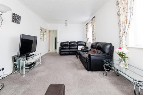 5 bedroom detached house for sale, Betterton Road, Rainham