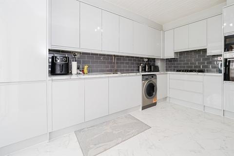 5 bedroom detached house for sale, Betterton Road, Rainham