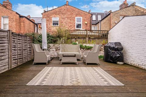 4 bedroom terraced house to rent, Allestree Road, London
