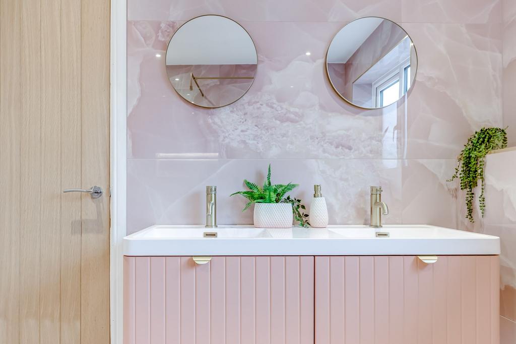 Main bathroom