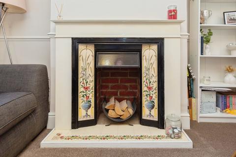 3 bedroom terraced house for sale, Queen Street, Aylesbury