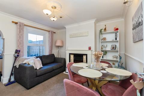 3 bedroom terraced house for sale, Queen Street, Aylesbury