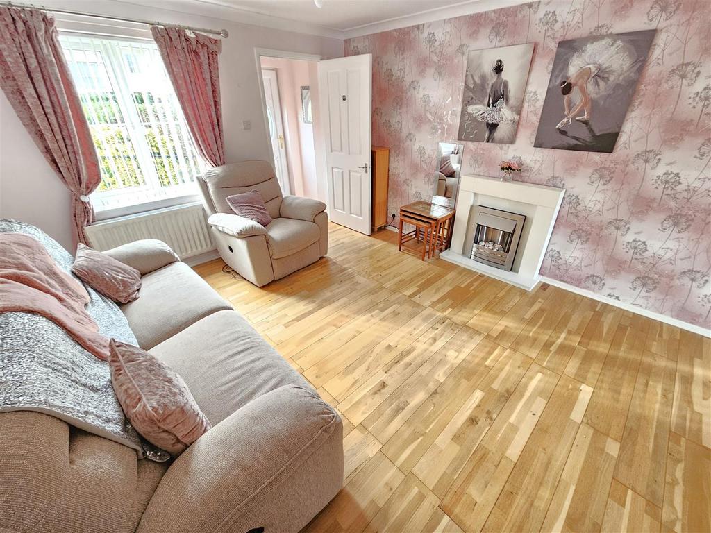 Living room 2.jpg