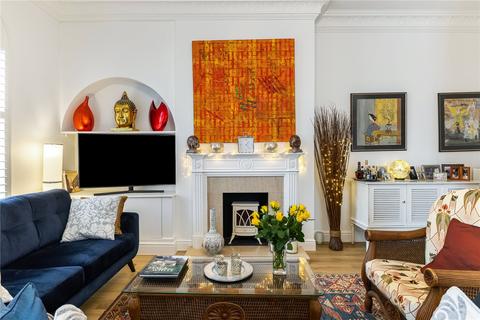 undefined, Queens Parade, Cheltenham, Gloucestershire, GL50
