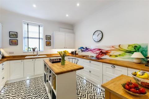 undefined, Queens Parade, Cheltenham, Gloucestershire, GL50