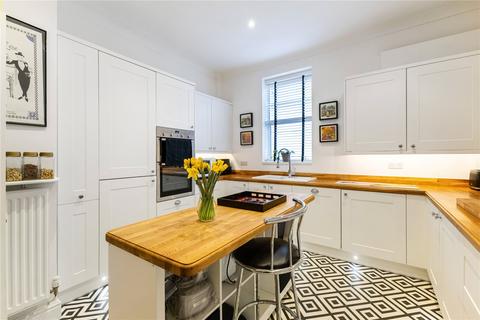 undefined, Queens Parade, Cheltenham, Gloucestershire, GL50