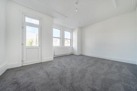 2 bedroom flat for sale, Mount Pleasant Road, London
