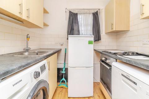 1 bedroom maisonette for sale, Huckleberry Close, Walnut Tree, Milton Keynes