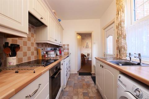 2 bedroom terraced house for sale, Farndale Street, York
