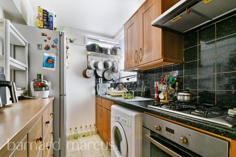 2 bedroom flat for sale, Knollys Road, London