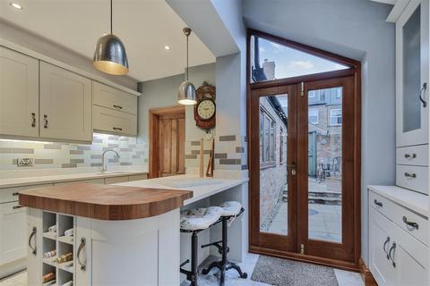 4 bedroom terraced house for sale, Cameron Grove, Off Bishopthorpe Road