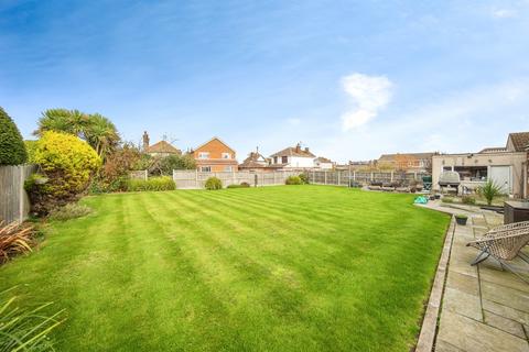 4 bedroom detached house for sale, Main Road, Harwich