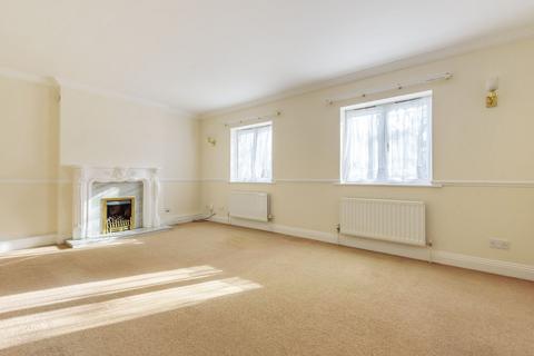 3 bedroom ground floor flat to rent, Chaucer Close, Windsor, SL4