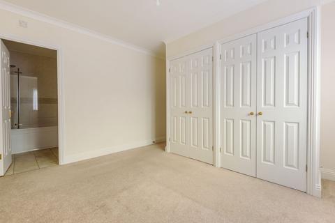 3 bedroom ground floor flat to rent, Chaucer Close, Windsor, SL4