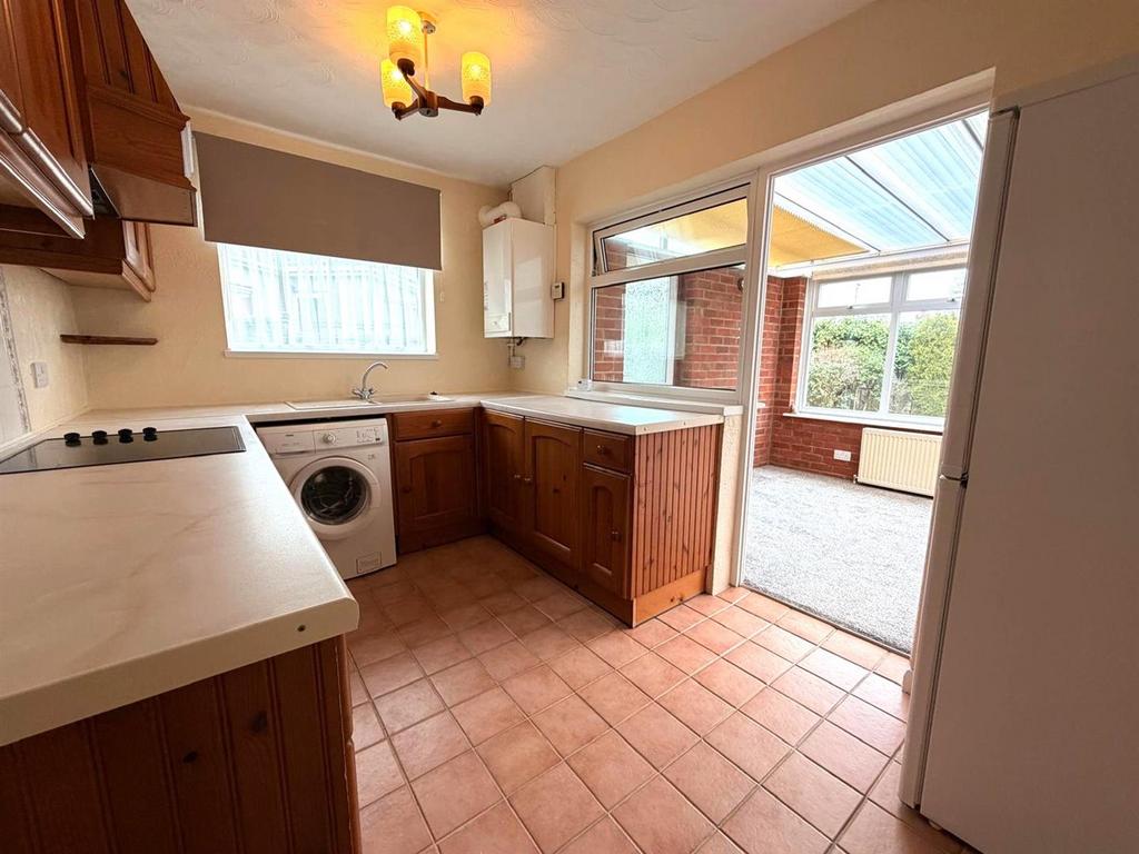Kitchen 1 .jpeg