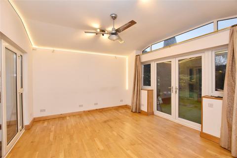 3 bedroom detached house for sale, Sunningdale Drive, Hopwood, Greater Manchester, OL10