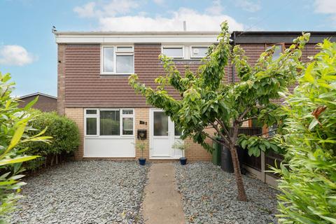 3 bedroom end of terrace house for sale, Almond Road, Gorleston