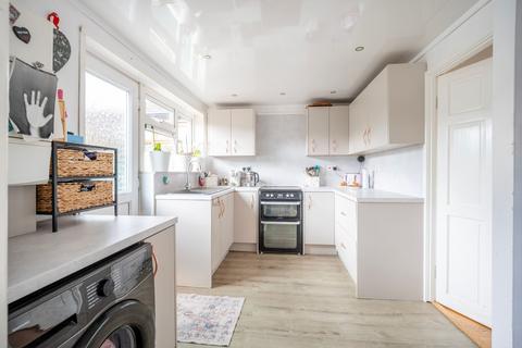3 bedroom end of terrace house for sale, Almond Road, Gorleston