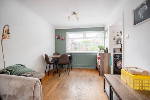 3 bedroom end of terrace house for sale, Almond Road, Gorleston