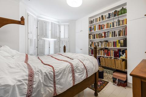 2 bedroom flat to rent, Rowena Crescent, London, SW11
