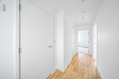 1 bedroom flat to rent, Bowline Street, Barking, IG11