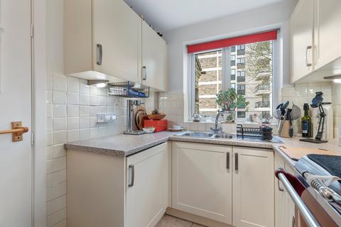 2 bedroom terraced house for sale, Wells Road, Ilkley, West Yorkshire, LS29
