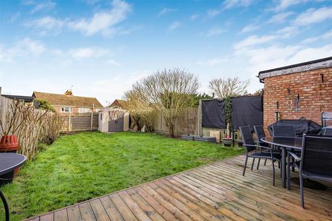 4 bedroom semi-detached house for sale, Thornbera Close, Bishop's Stortford CM23