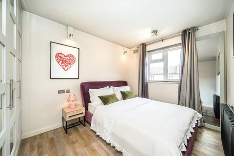 2 bedroom flat for sale, Thomas House, London SW4