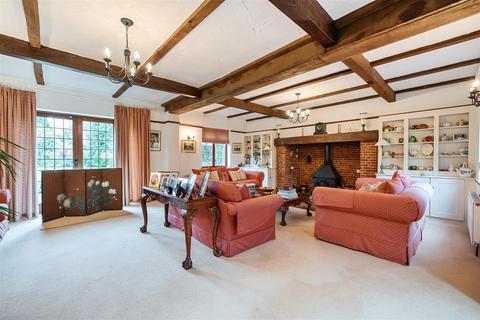 4 bedroom detached house for sale, How Lane, Chipstead