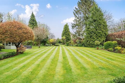 4 bedroom detached house for sale, How Lane, Chipstead