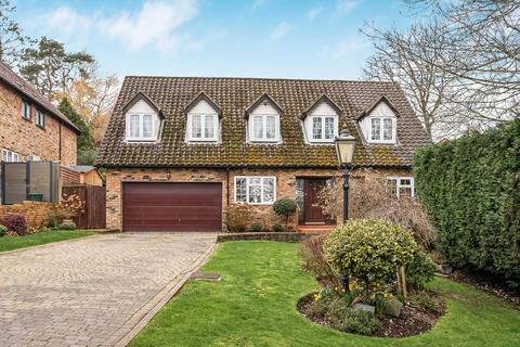 5 bedroom detached house for sale, Bradgate Close, Cuffley, Potters Bar
