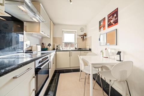2 bedroom flat for sale, The Broadway, London SW19