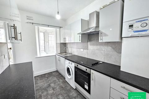 2 bedroom flat to rent, East End Road, East Finchley, N2