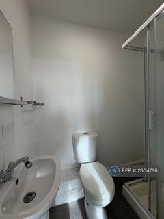 Studio to rent, Finchley Road, London, NW3