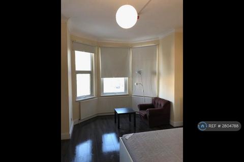1 bedroom in a house share to rent, London, London, N8
