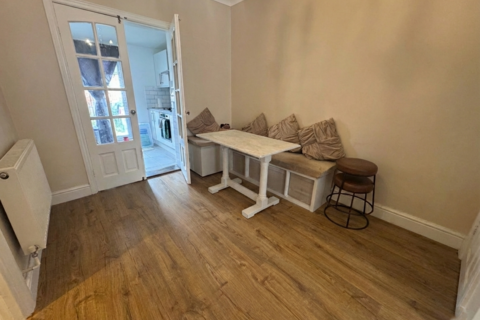 3 bedroom terraced house for sale, Varley Road, Canning Town, London, E16