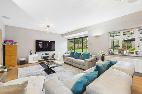 5 bedroom detached bungalow for sale, Meadway, Ruislip HA4