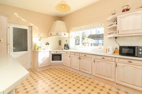 3 bedroom detached house for sale, Semaphore Road, Birchington, Kent, CT7