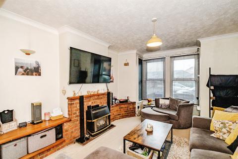 3 bedroom terraced house for sale, Canterbury Road, Worthing