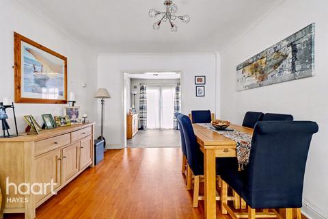3 bedroom end of terrace house for sale, Selan Gardens, Hayes