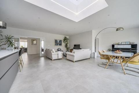 5 bedroom detached house to rent, New Barnet, Barnet EN5