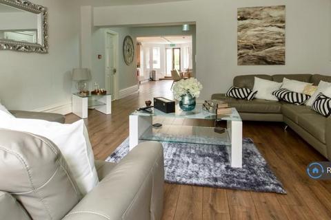 undefined, Newsham Drive, Liverpool, L6